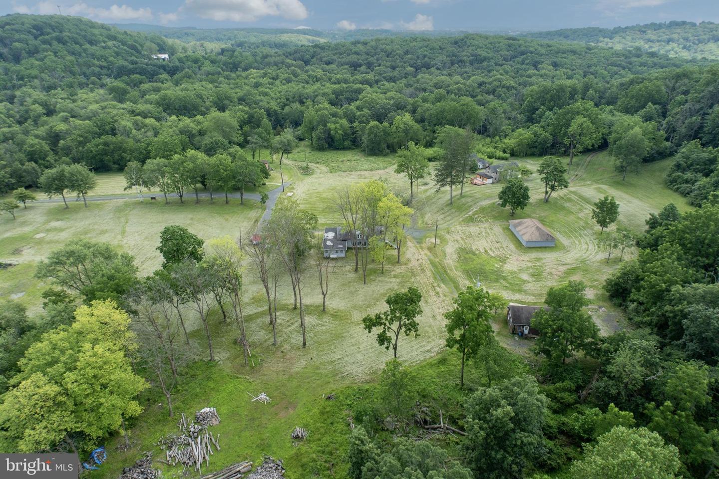 2488 Sanatoga Rd Property Photo 9