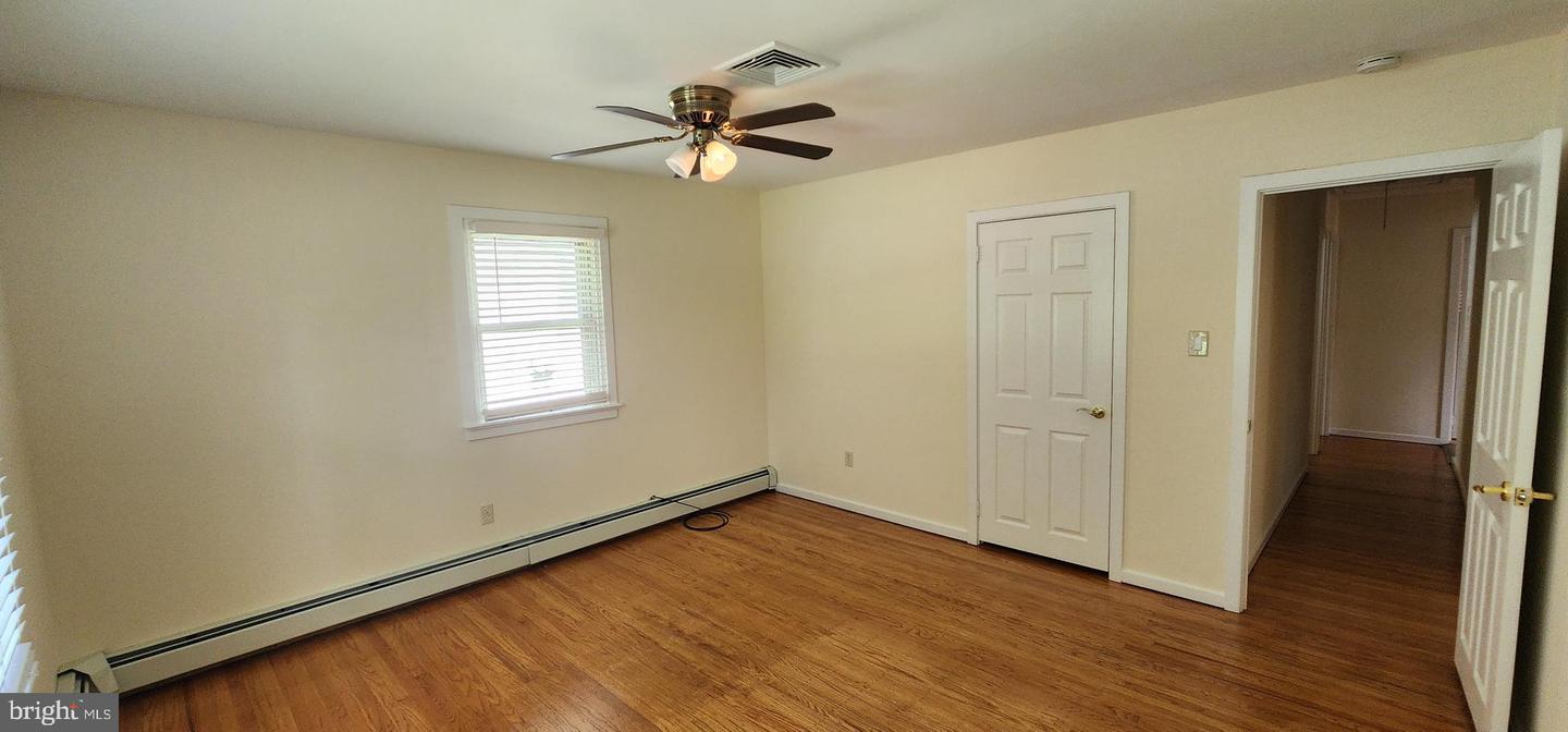 2143 Stratford Ave Property Photo 7