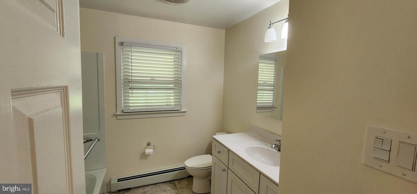 2143 Stratford Ave Property Photo 14