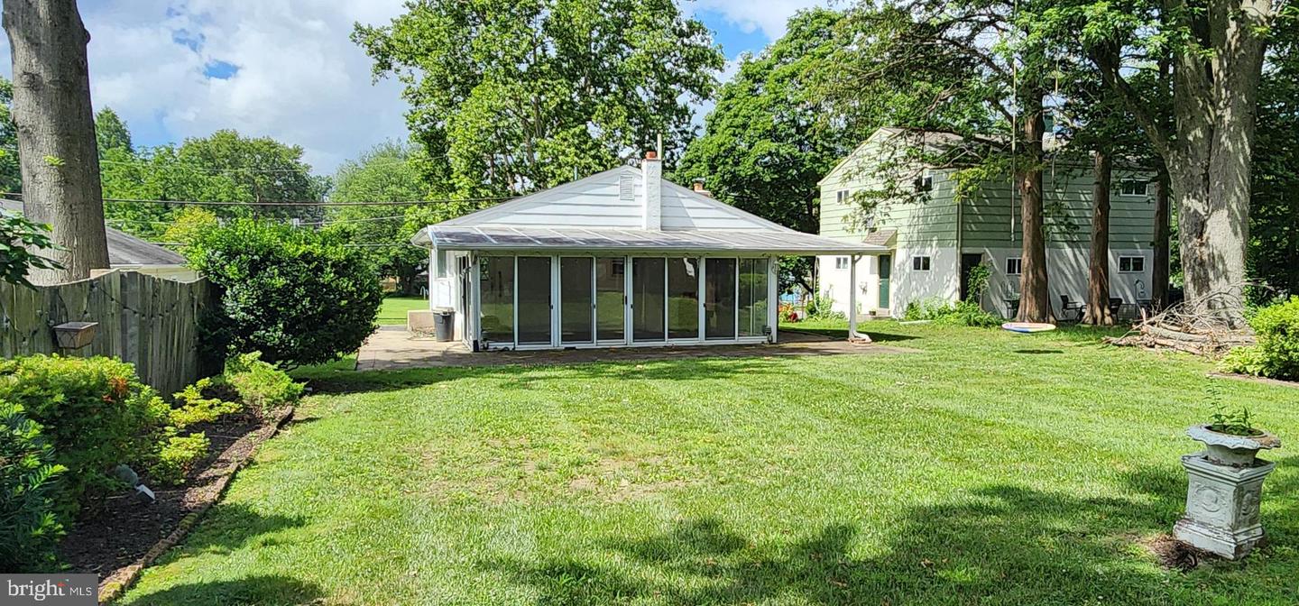 2143 Stratford Ave Property Photo 21