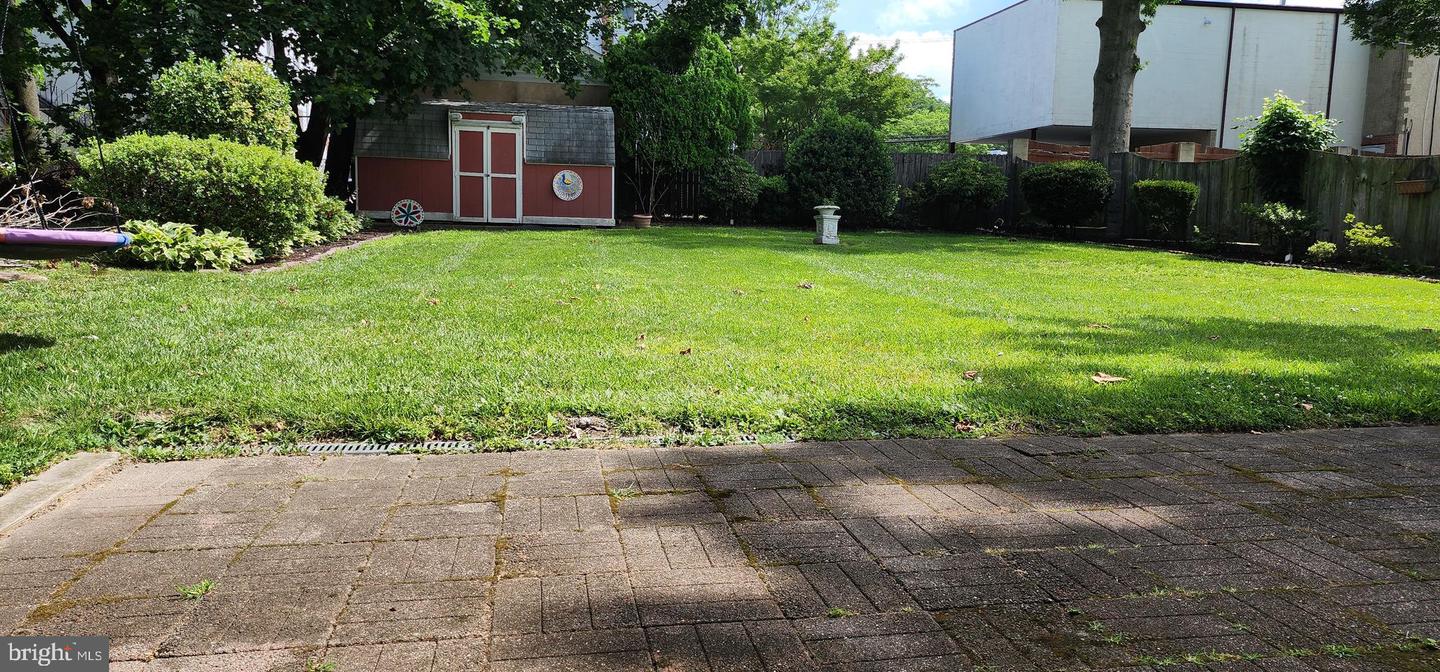 2143 Stratford Ave Property Photo 23