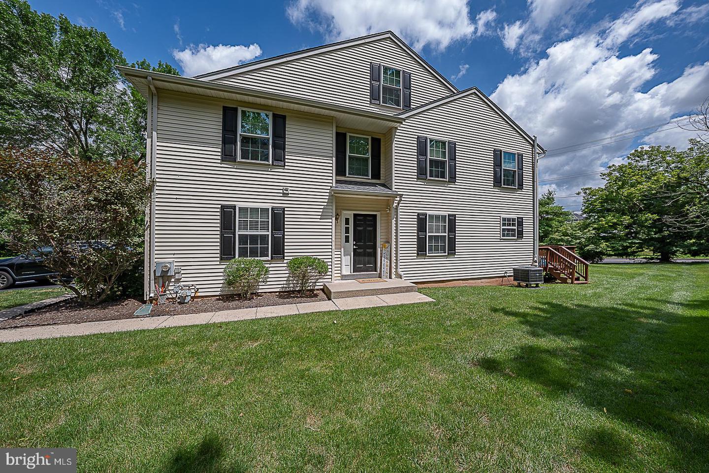 837 837 Rosehill Drive Property Photo 1