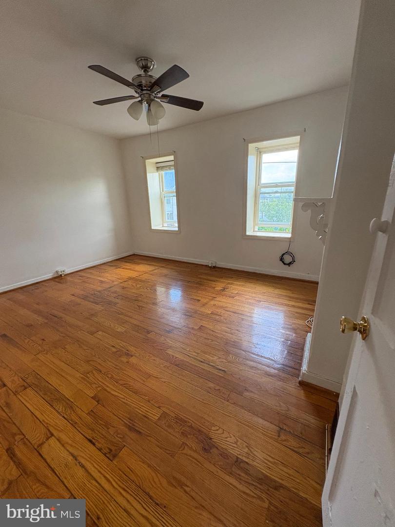 53 E Wood St Property Photo 1