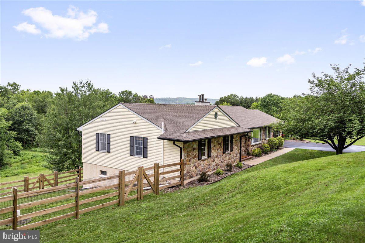 306 Congo Niantic Rd Property Photo 1