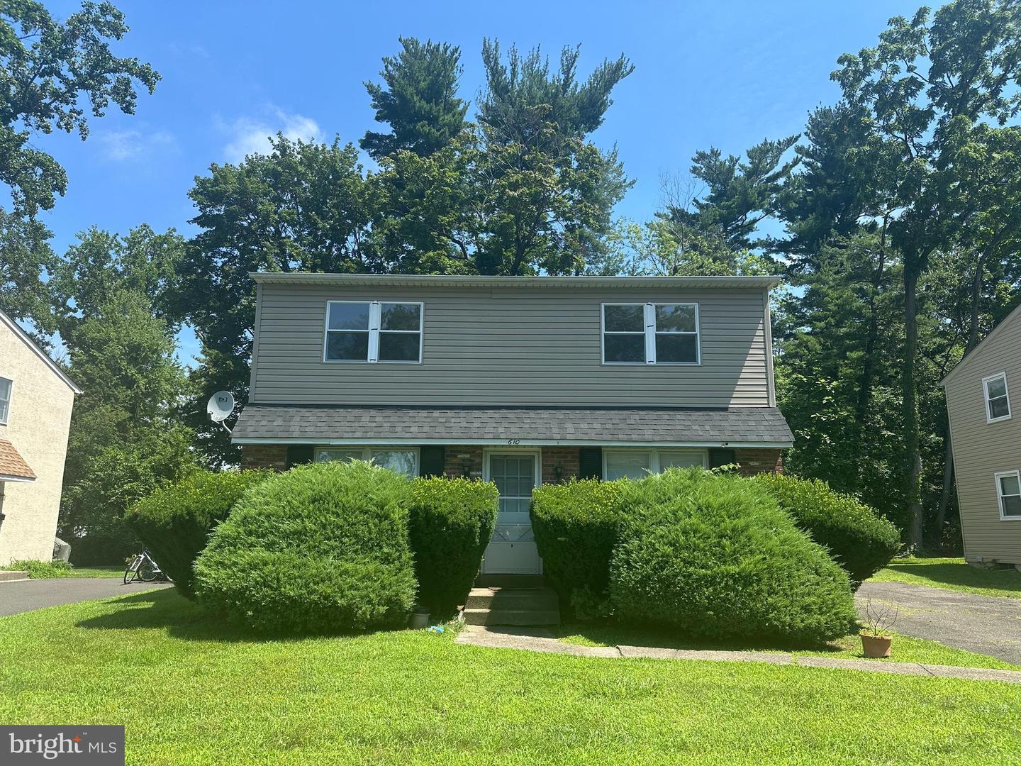 610 Meadowbrook Ave Property Photo 1