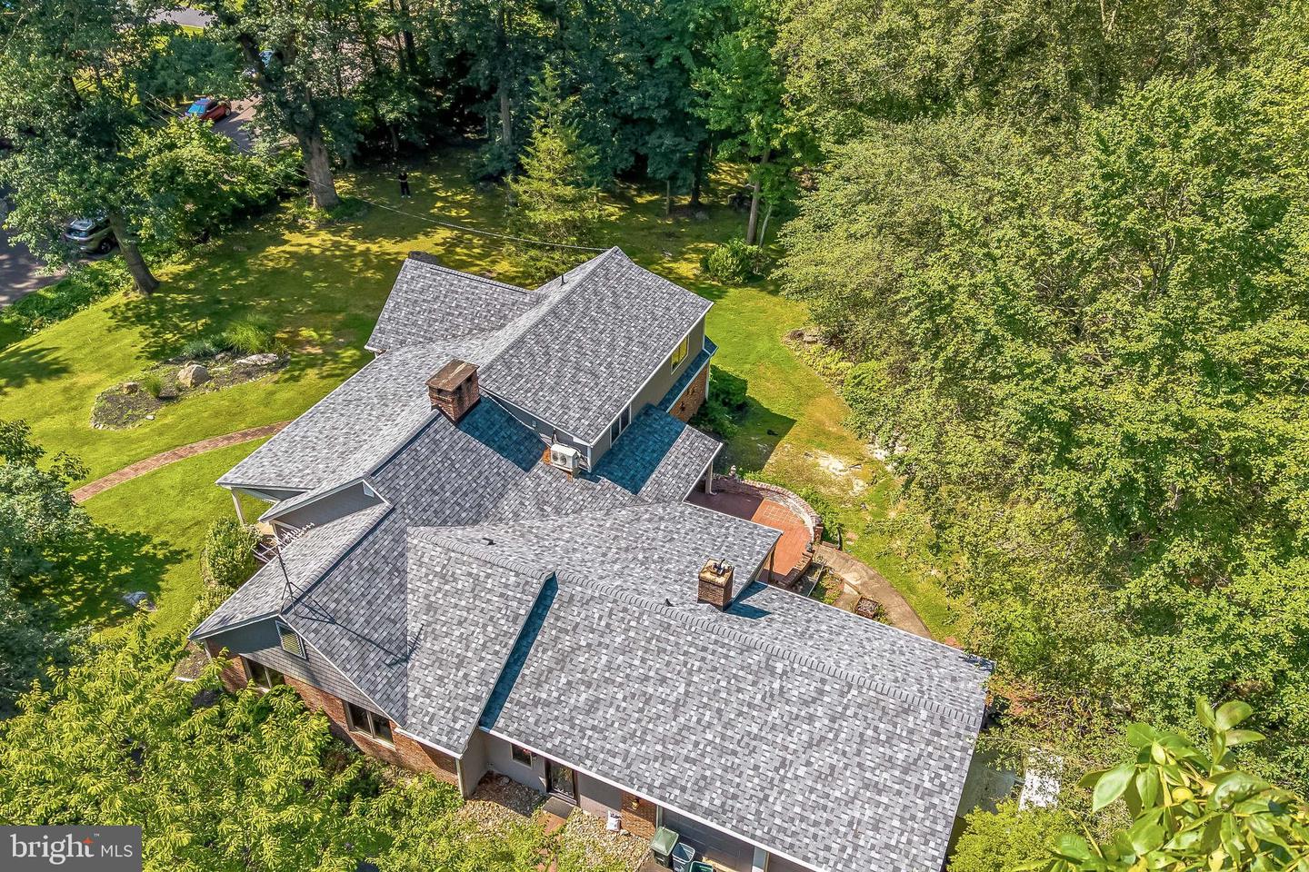 3574 GLEN WAY Property Photo 1