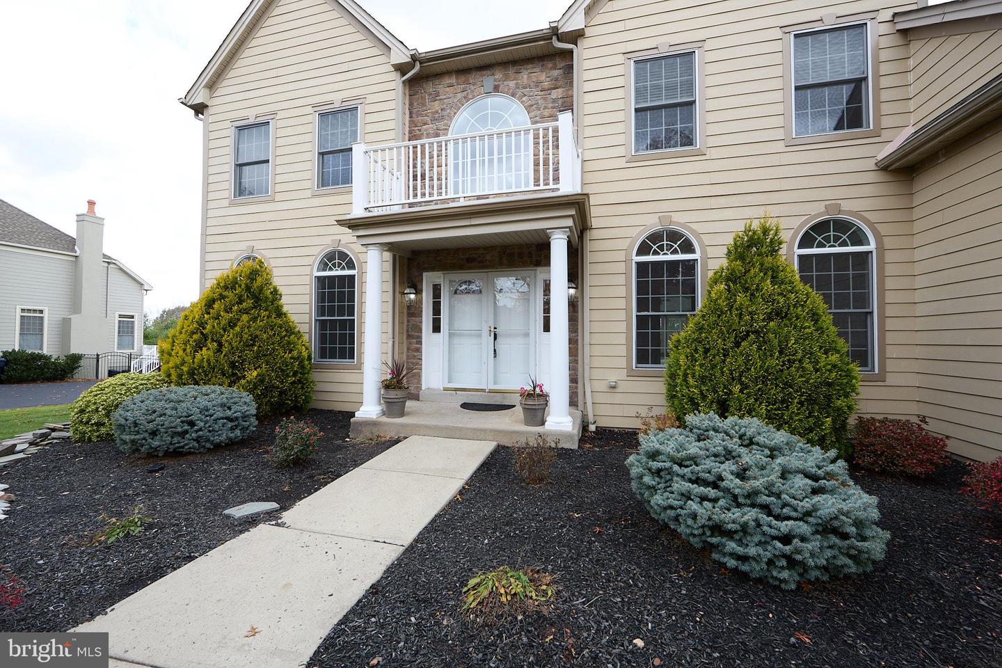 1401 Hampstead Ct Property Photo 7