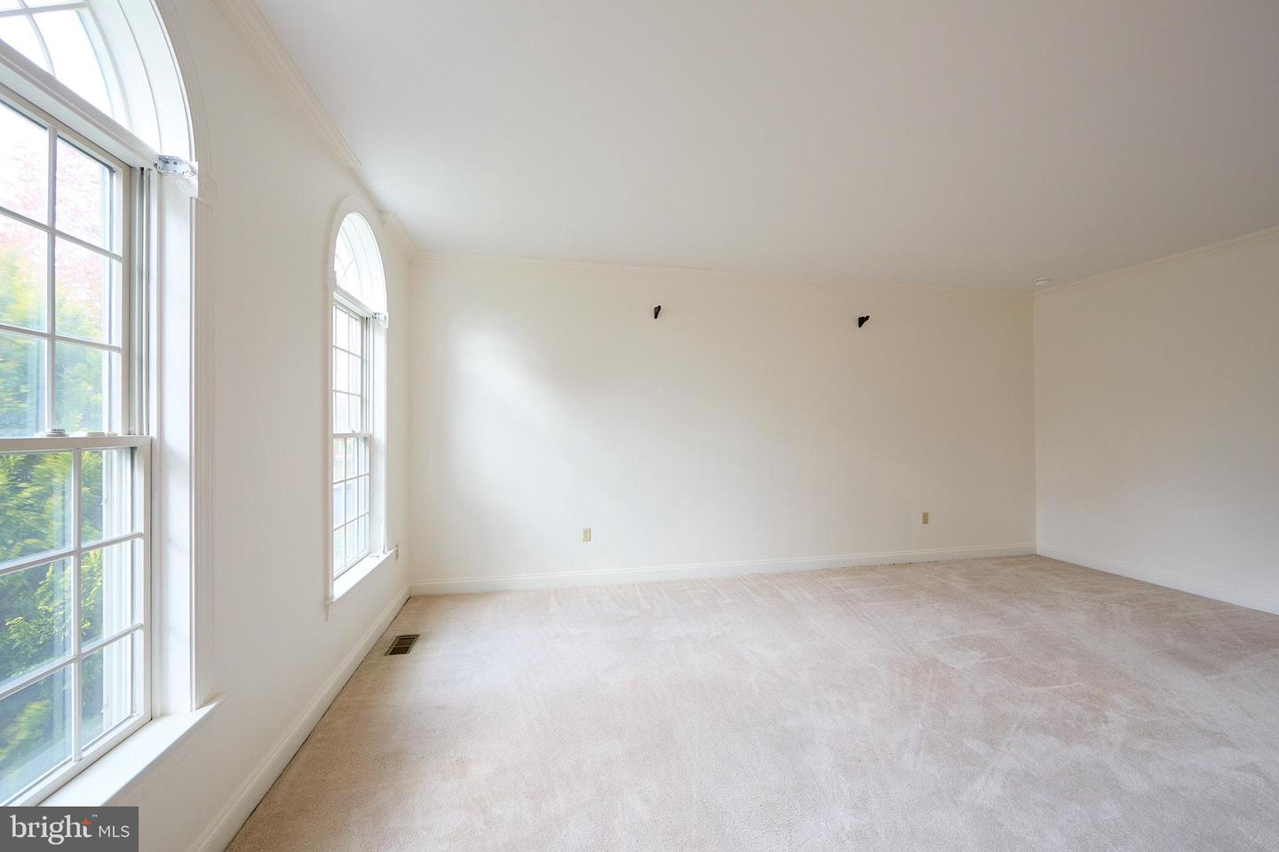 1401 Hampstead Ct Property Photo 15