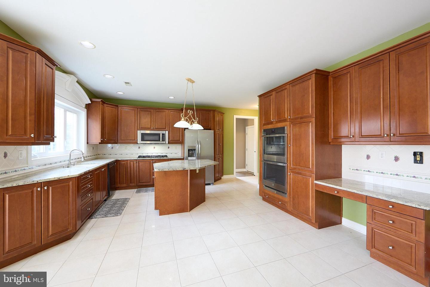 1401 Hampstead Ct Property Photo 20