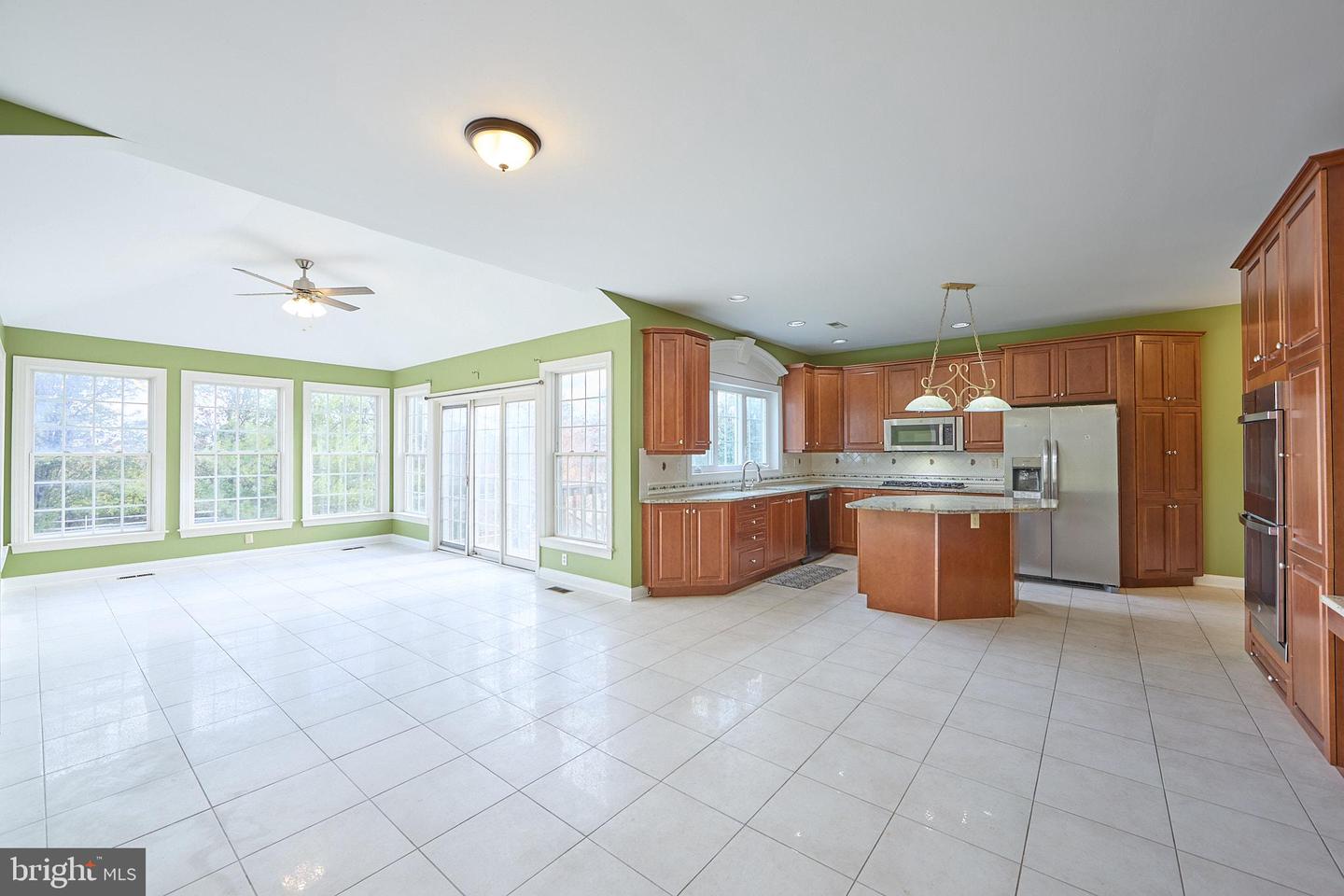 1401 Hampstead Ct Property Photo 21