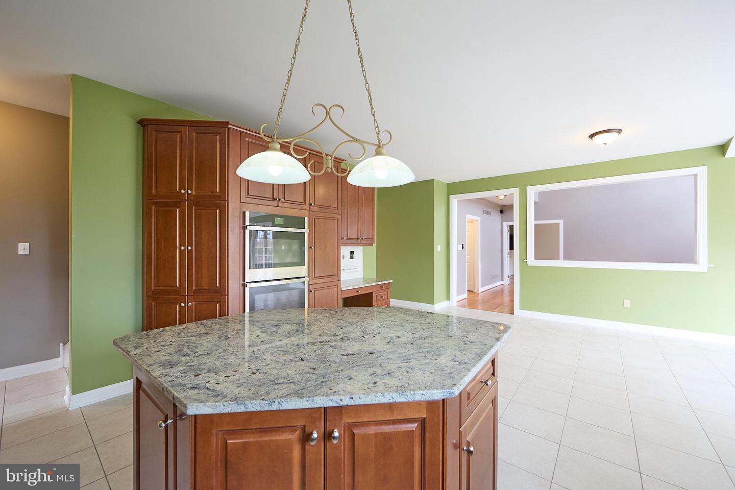 1401 Hampstead Ct Property Photo 22