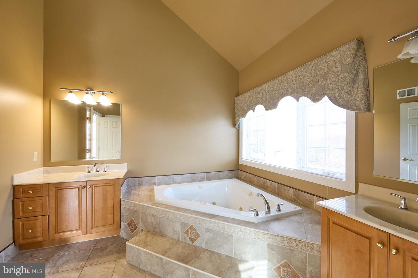 1401 Hampstead Ct Property Photo 31
