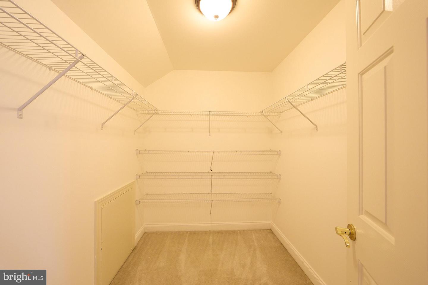 1401 Hampstead Ct Property Photo 34