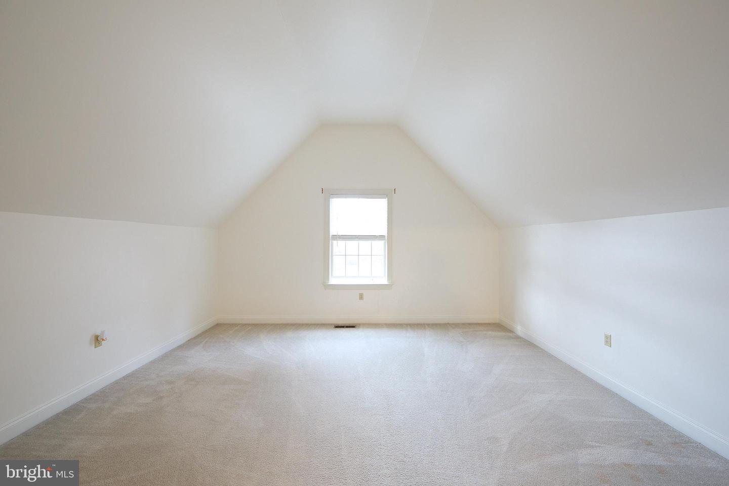 1401 Hampstead Ct Property Photo 35