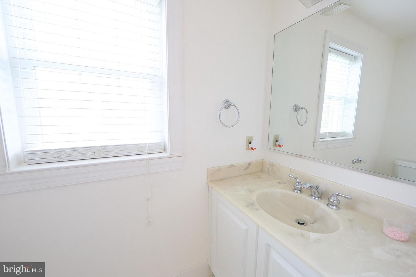 1401 Hampstead Ct Property Photo 42