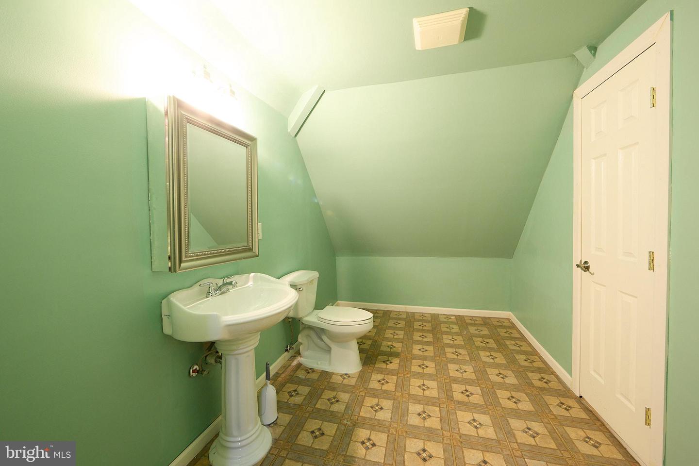1401 Hampstead Ct Property Photo 46