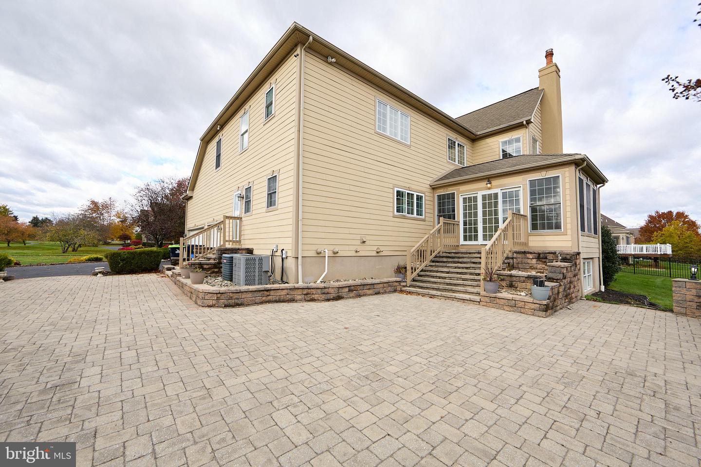 1401 Hampstead Ct Property Photo 55