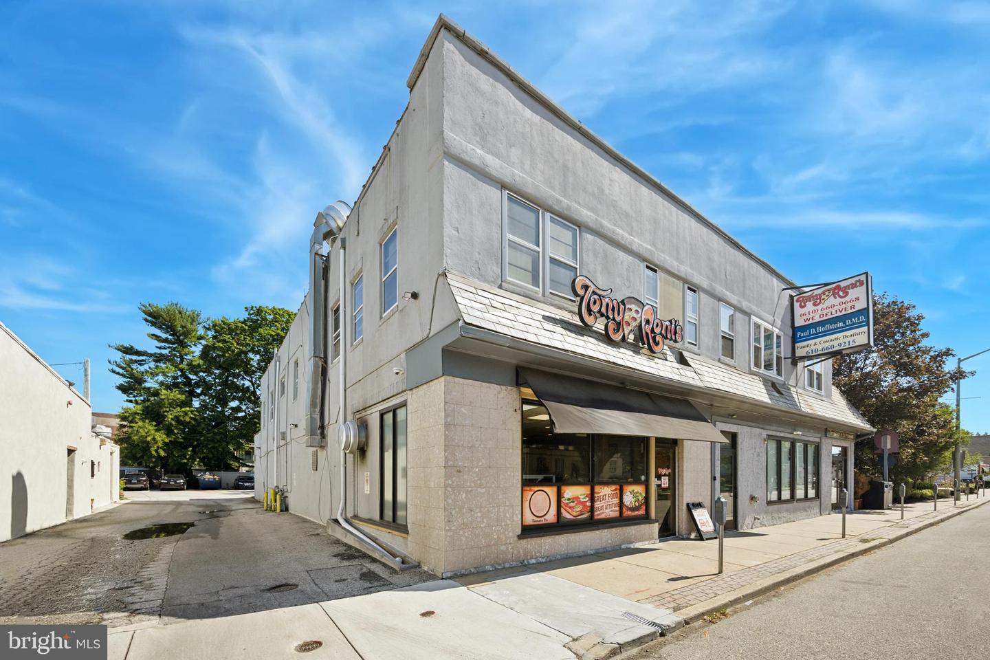 273 Montgomery Ave Property Photo 1
