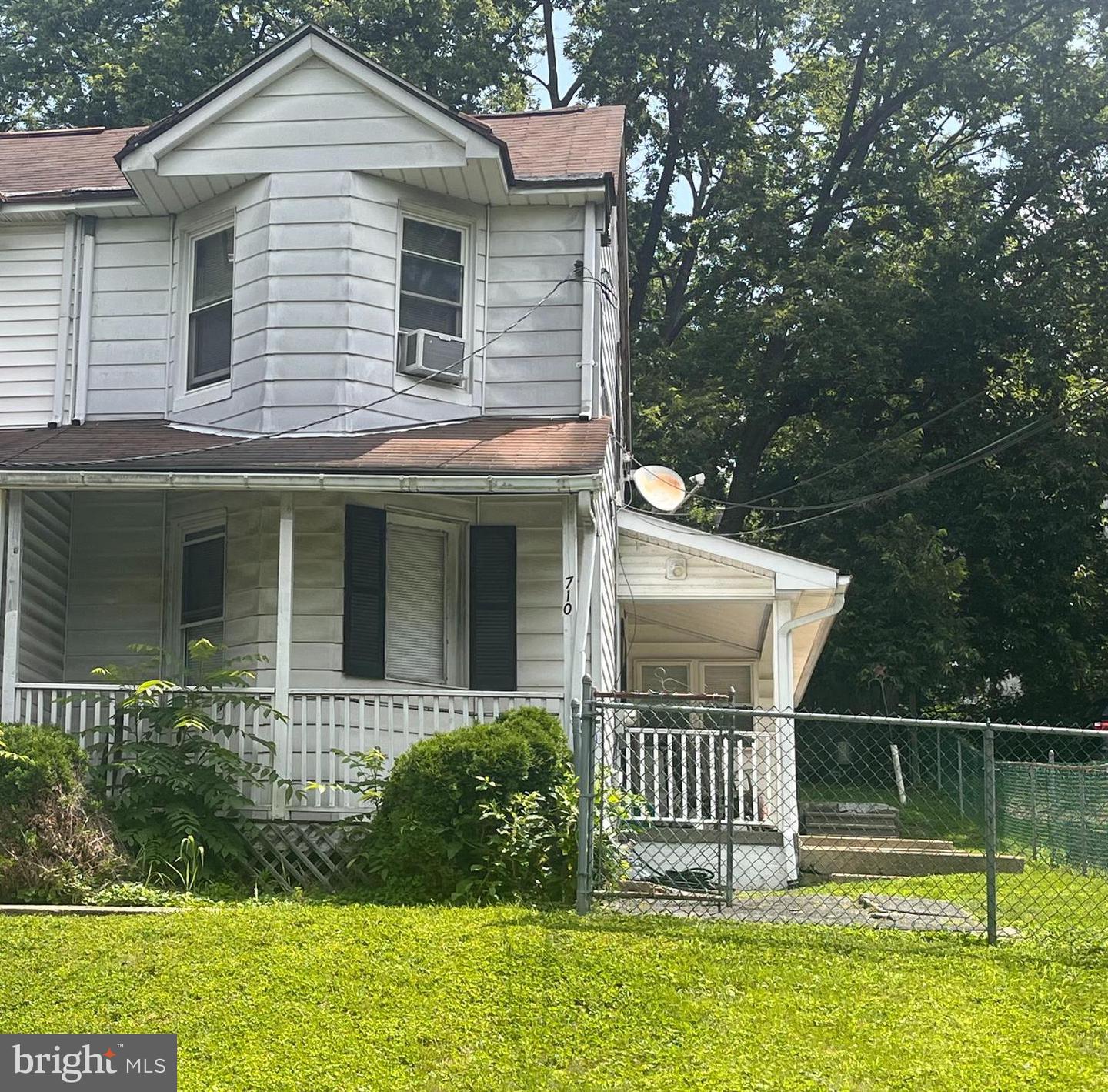 710 Manatawny St Property Photo 1