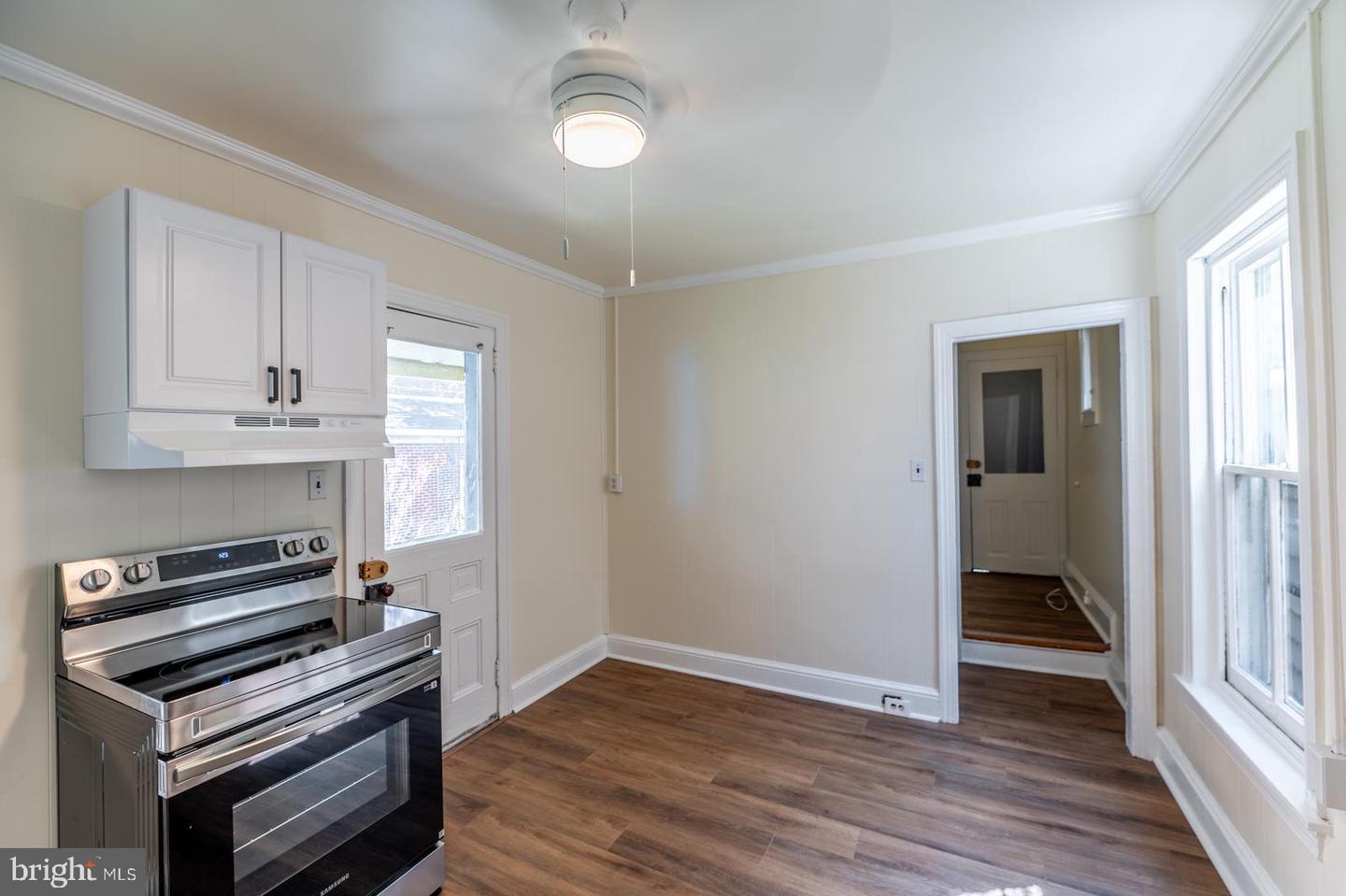151 Chestnut St Property Photo 3