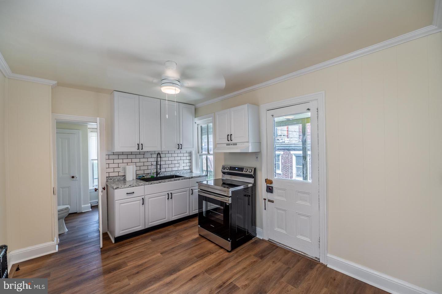 151 Chestnut St Property Photo 4