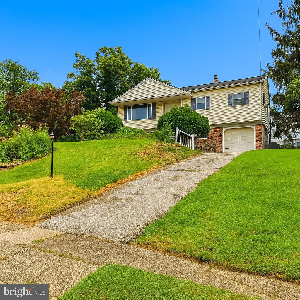 520 Deerfield Dr Property Photo 1