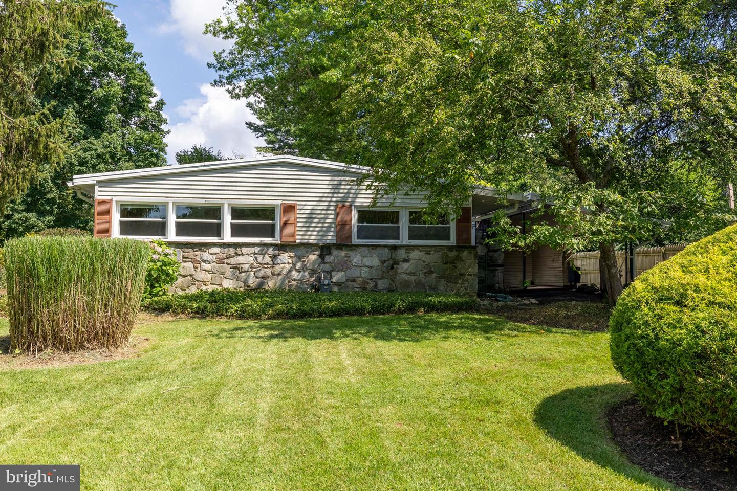 548 Paddock Rd Property Photo 1