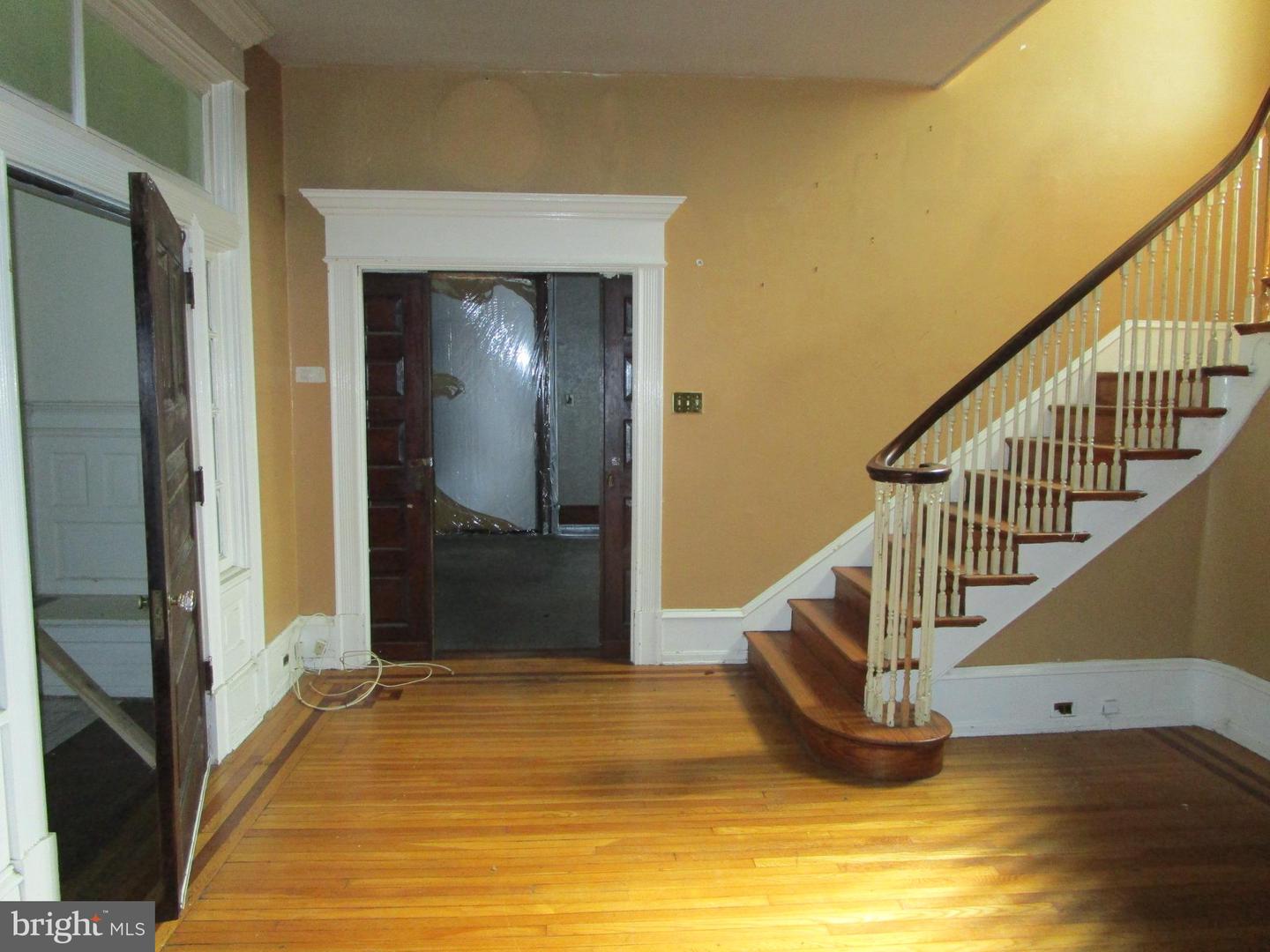 1326 Markley St Property Photo 8