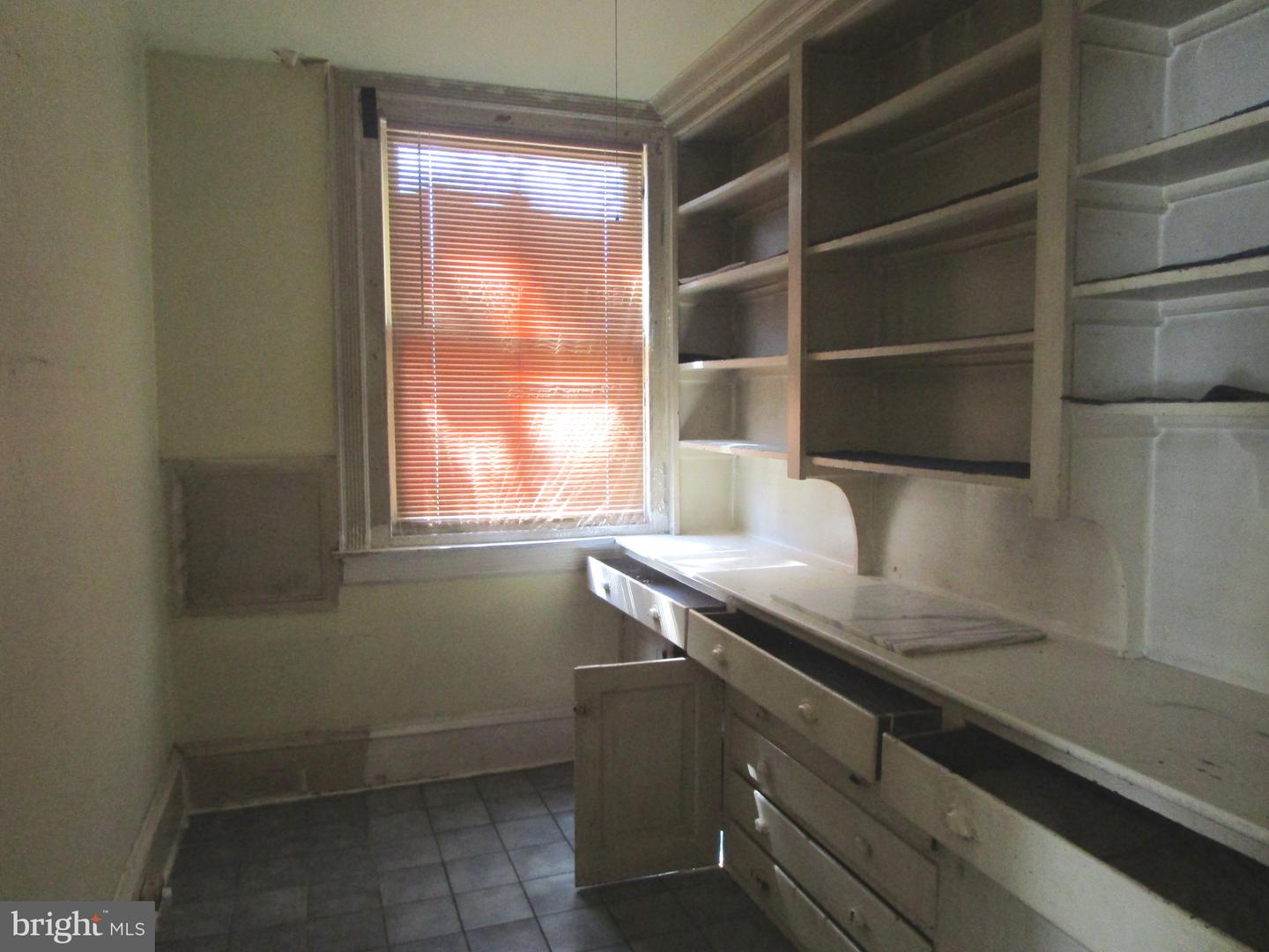 1326 Markley St Property Photo 16