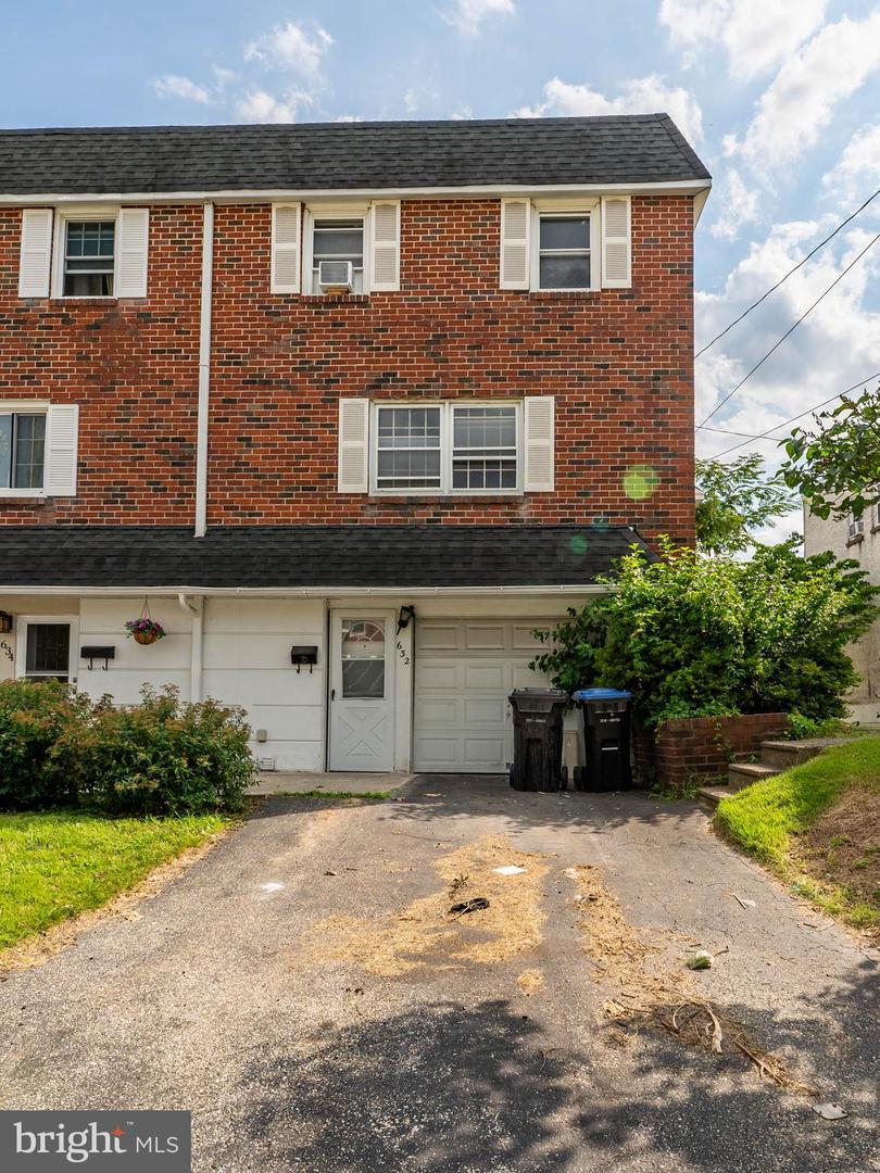 632 Caroline Dr Property Photo 1