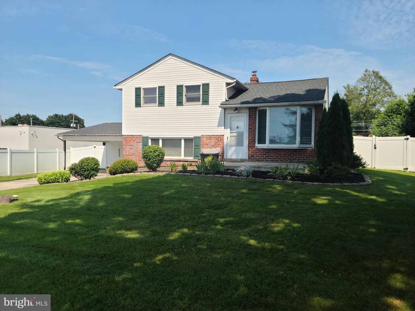 17 Miami Rd Property Photo 1