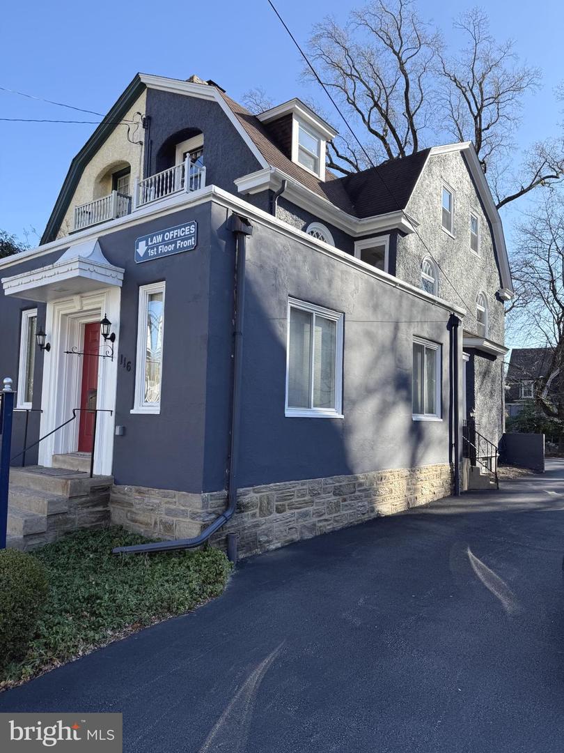 116 Greenwood Ave Property Photo 3