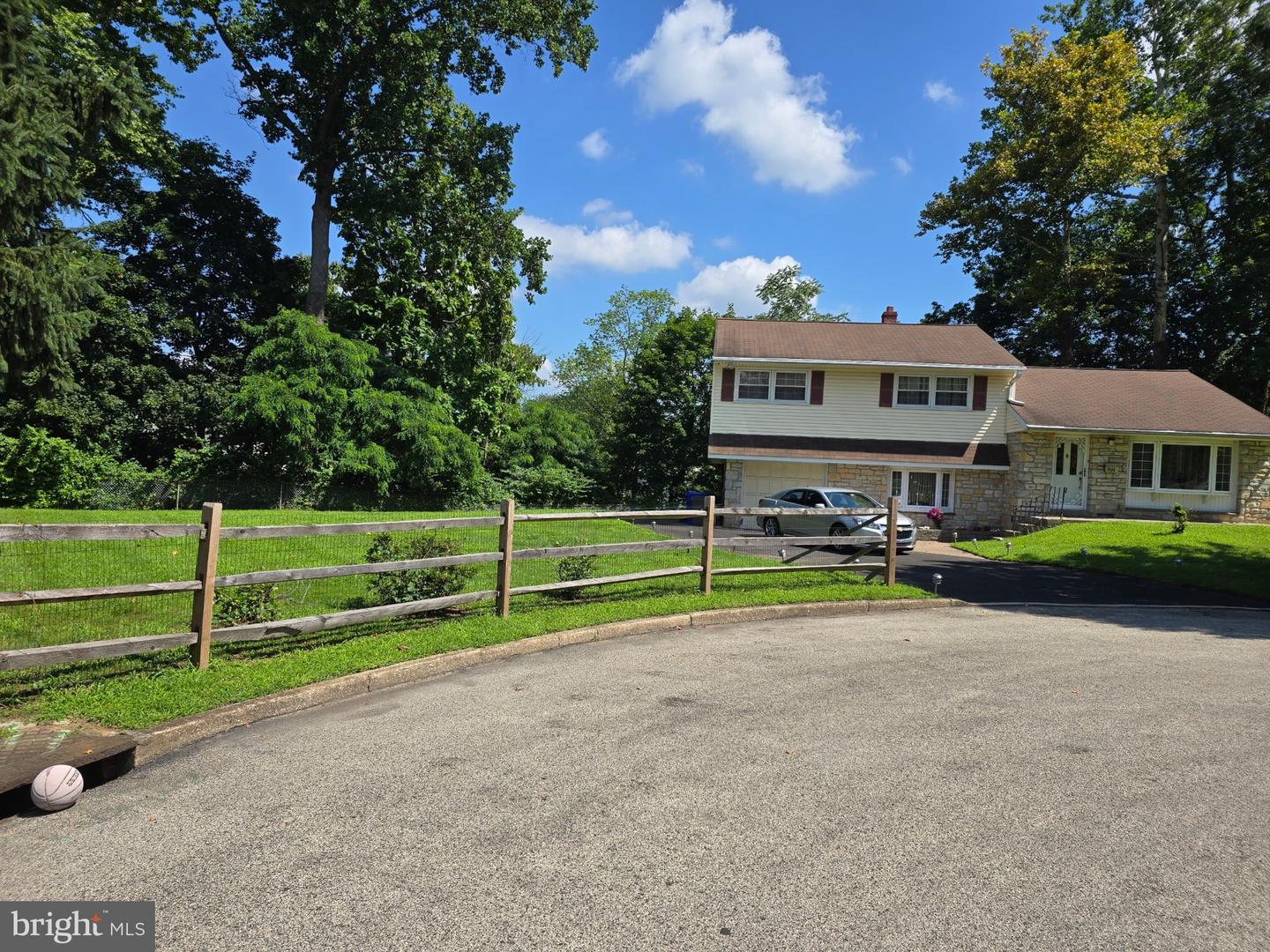 7414 RICHARDS RD Property Photo 1