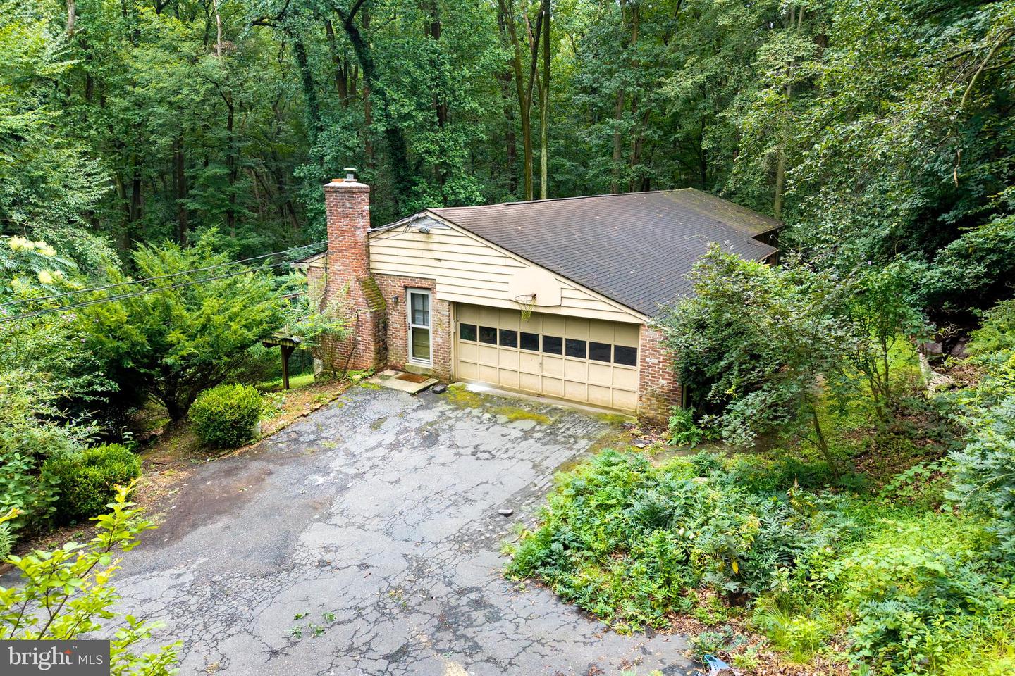 971 Stevens Ln Property Photo 3