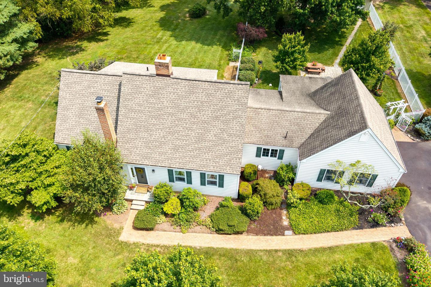 741 Cowpath Rd Property Photo 4