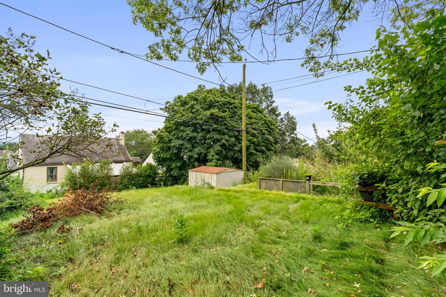559 Belmont St Property Photo 24