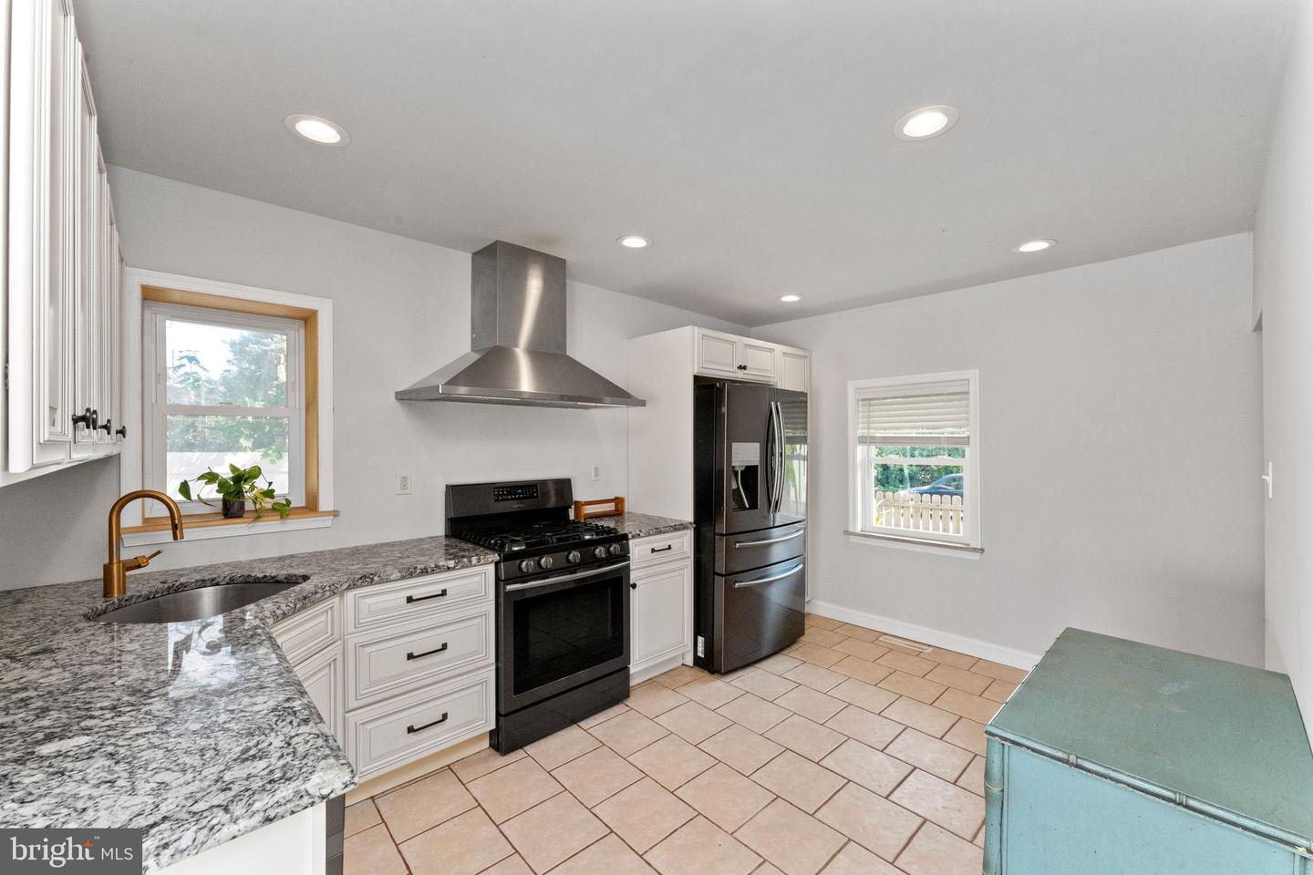 3227 Pennsylvania Ave Property Photo 6