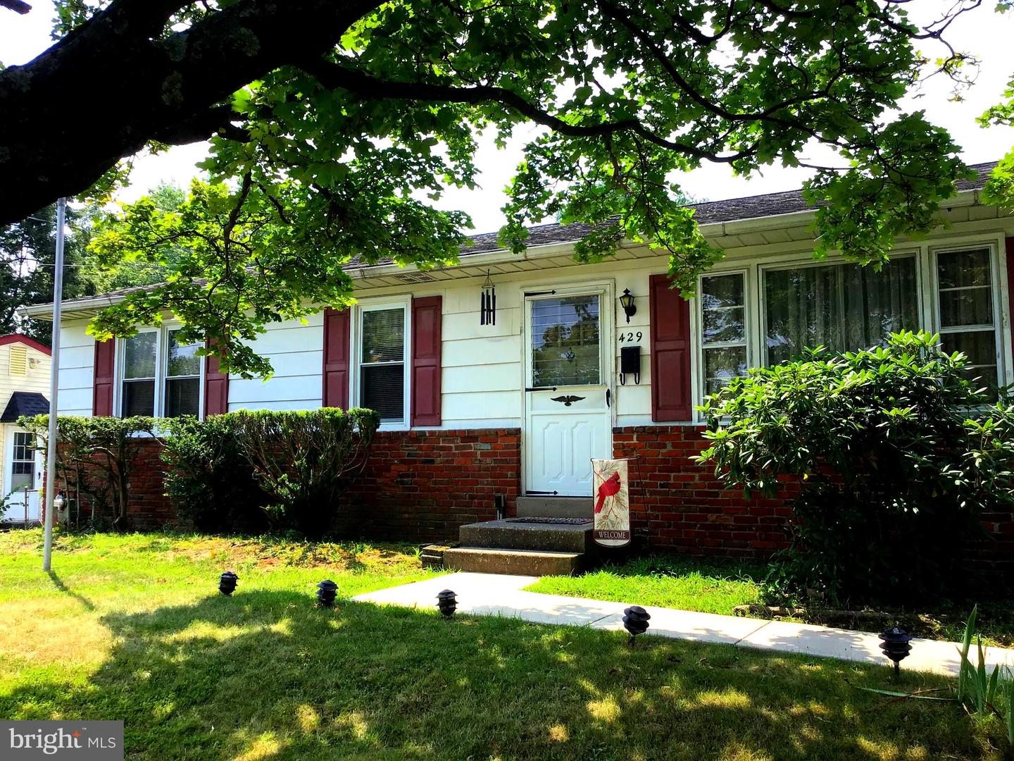 429 W Monument Ave Property Photo 1