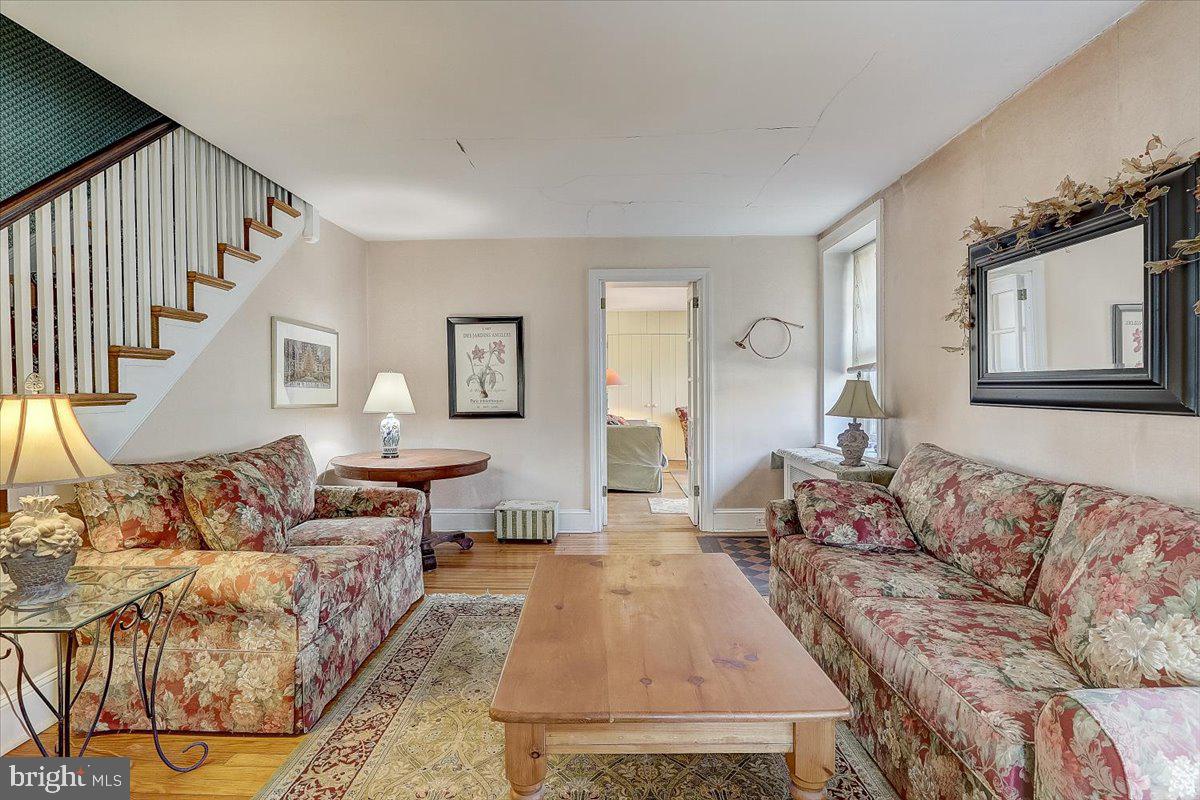 1525 Limekiln Pike Property Photo 2