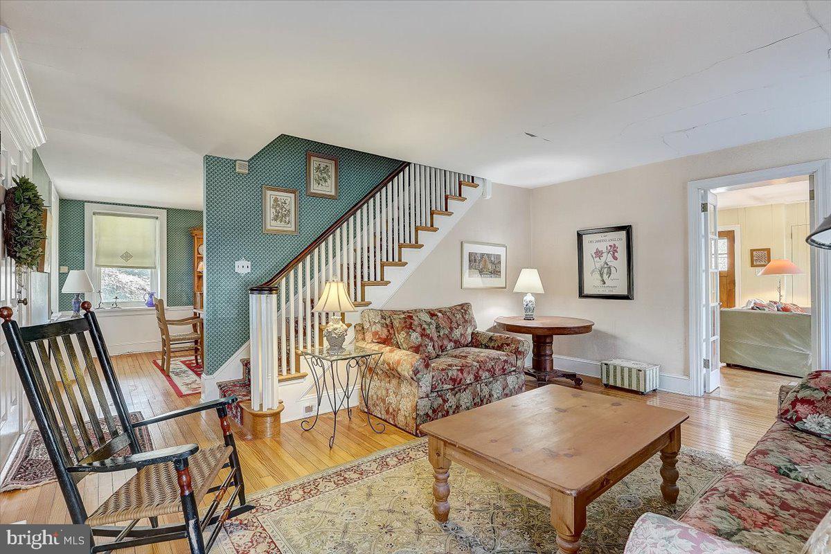 1525 Limekiln Pike Property Photo 3