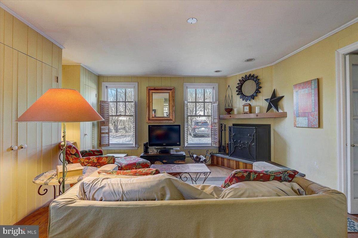 1525 Limekiln Pike Property Photo 10
