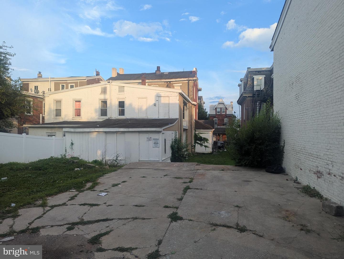 1009 Dekalb St Property Photo 4