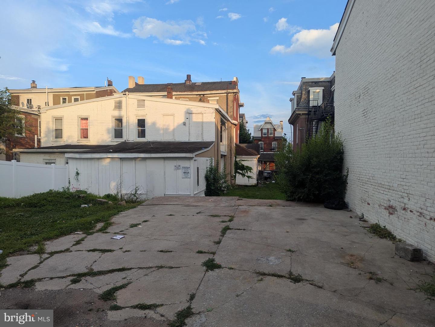 1009 Dekalb St Property Photo 5