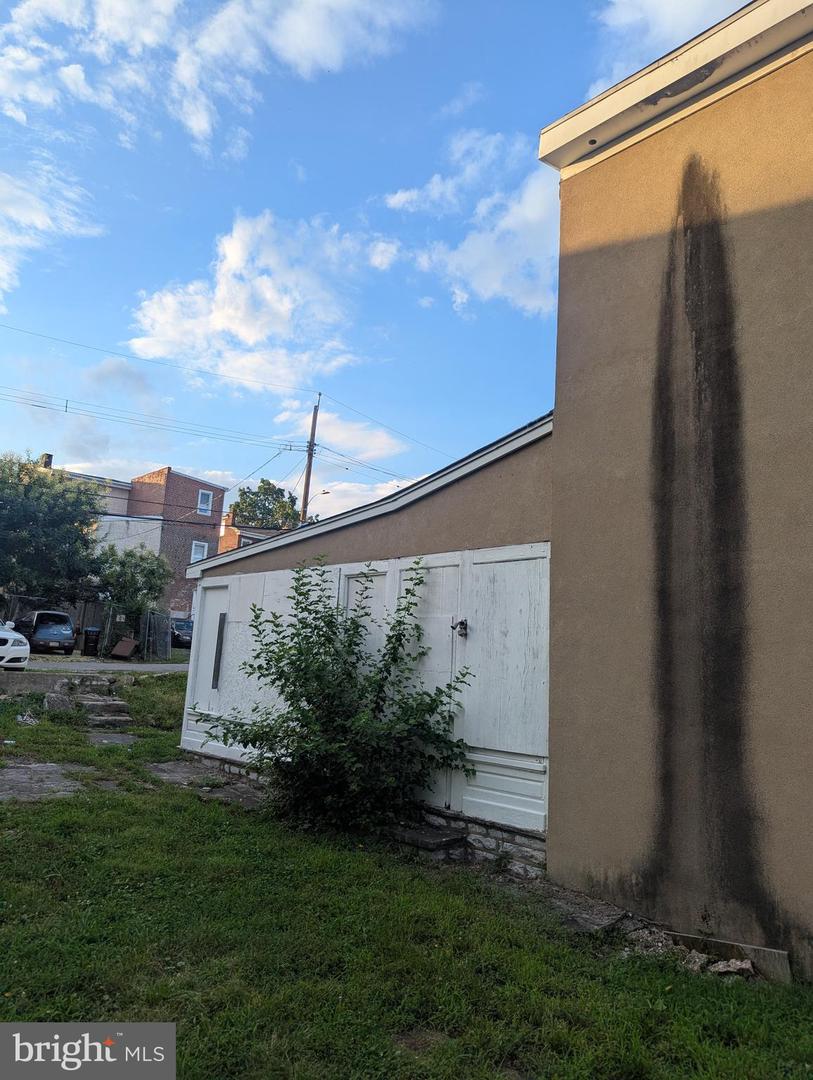 1009 Dekalb St Property Photo 11