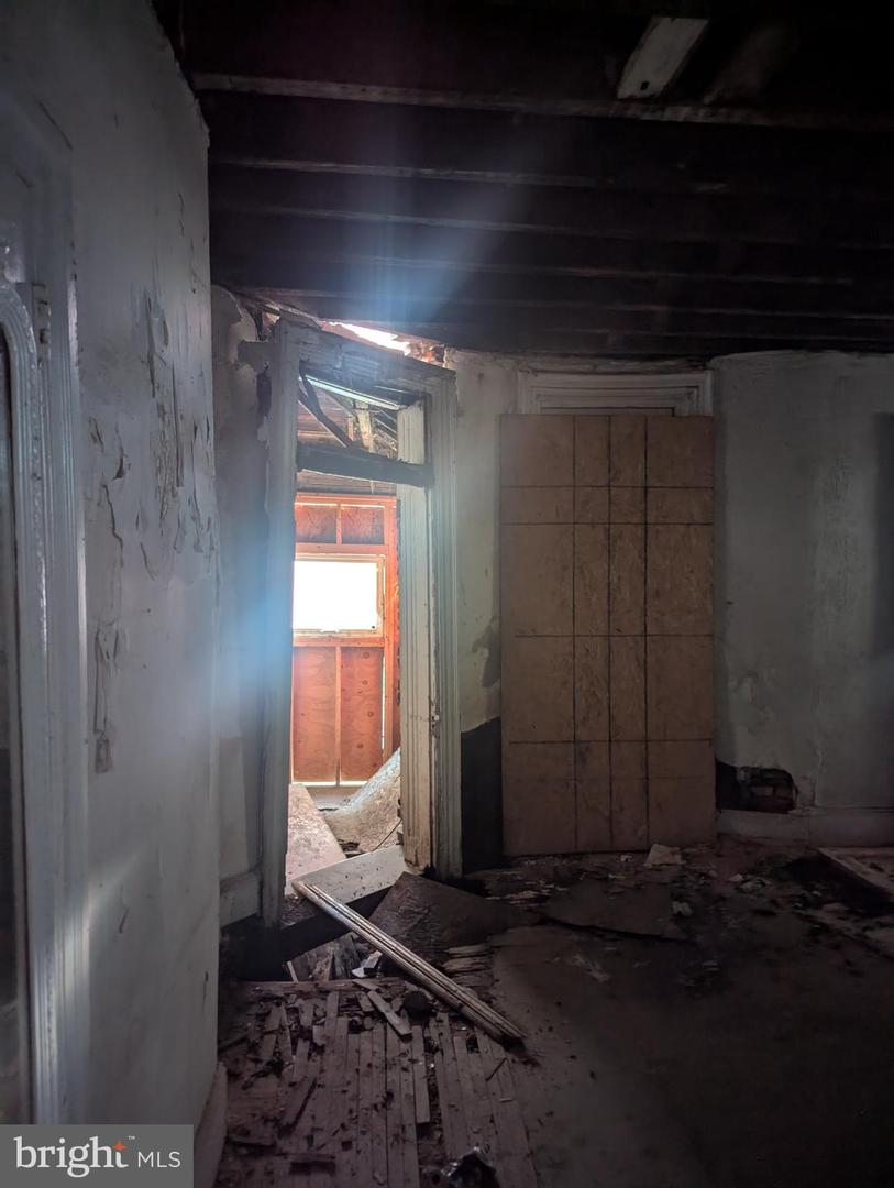 1009 Dekalb St Property Photo 18