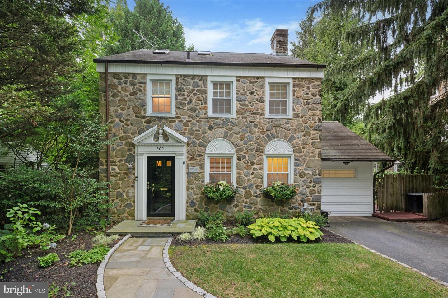 502 E Wynnewood Rd Property Photo 1