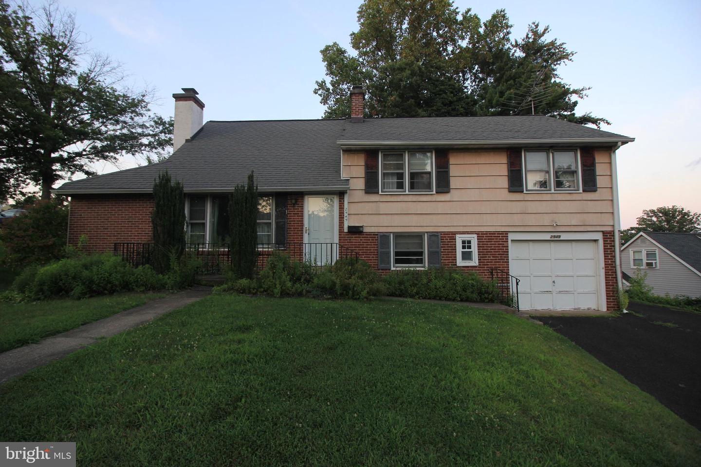 2949 Grisdale Rd Property Photo 1