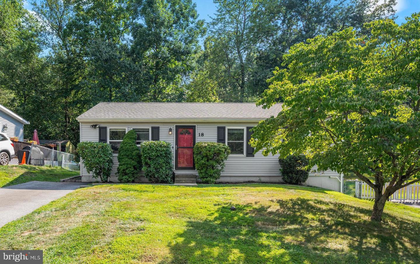 18 Casselberry Dr Property Photo 1