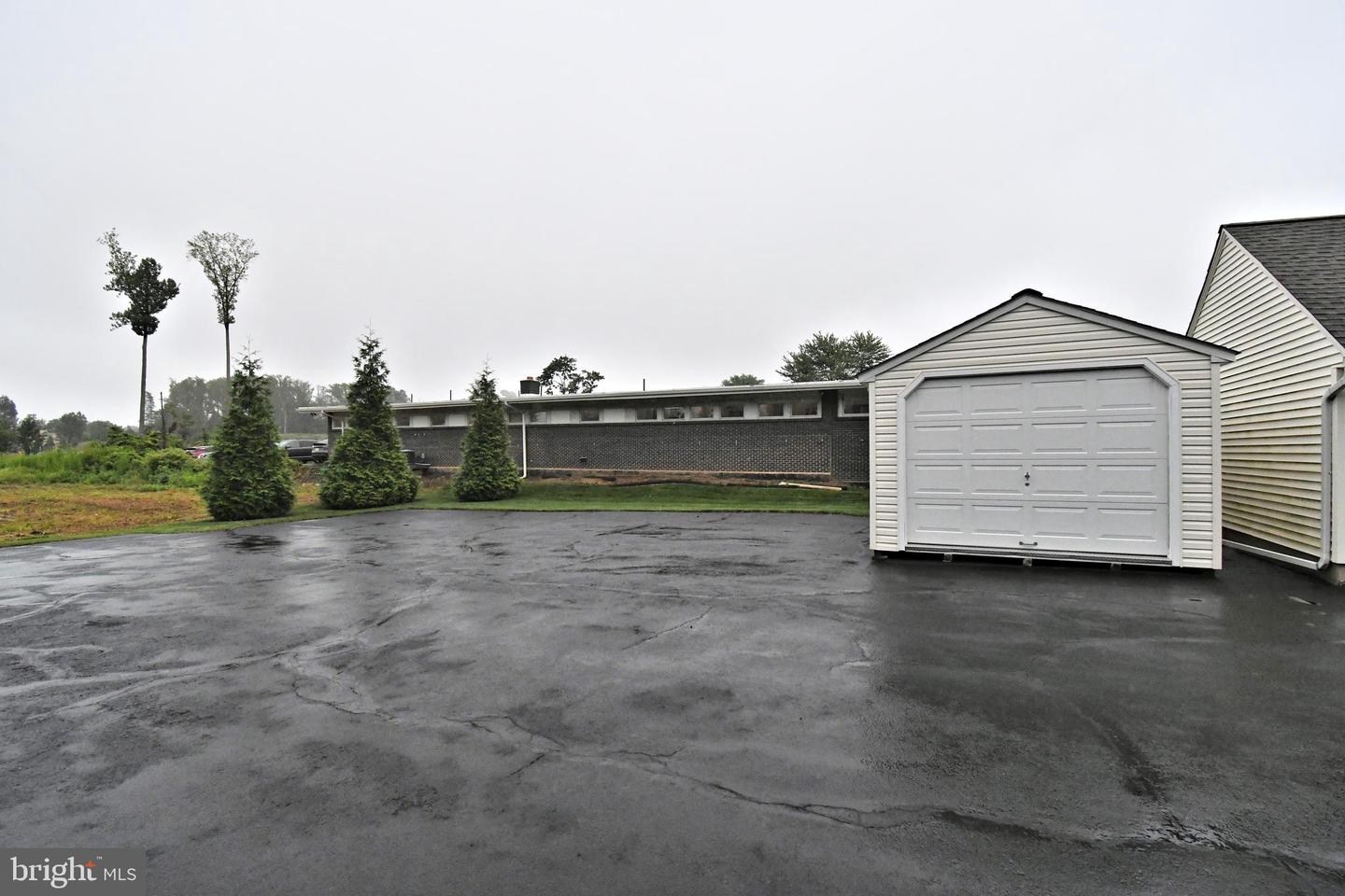 860 E Welsh Rd E Property Photo 65