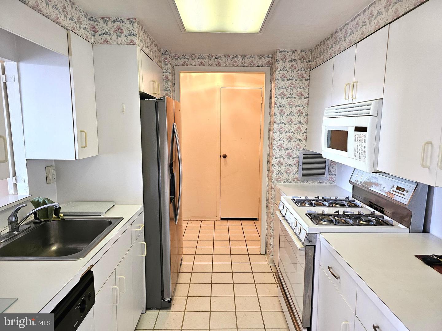 100 West Ave #407-s Property Photo 7